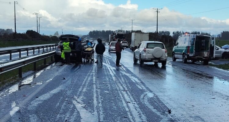Colisión múltiple en localidad de Púa Ruta 5 Sur