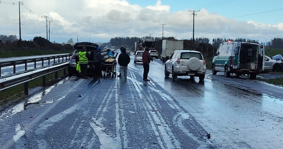 Colisión múltiple en localidad de Púa Ruta 5 Sur