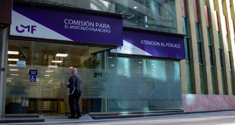 CMF multa a cuatro sociedades por no enviar información financiera en los tiempos exigidos
