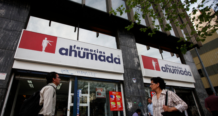 Quiénes recibirán la compensación de Farmacias Ahumada tras colusión y cómo revisar si la obtendrás