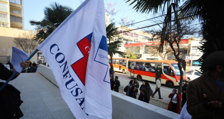 Viña del Mar: Confusam acusa “traición” por aprobar tabla que baja sueldos a profesionales de la salud