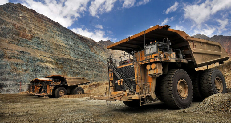 Multan a Anglo American con $168 millones por uso irregular de agua: empresa niega acusación