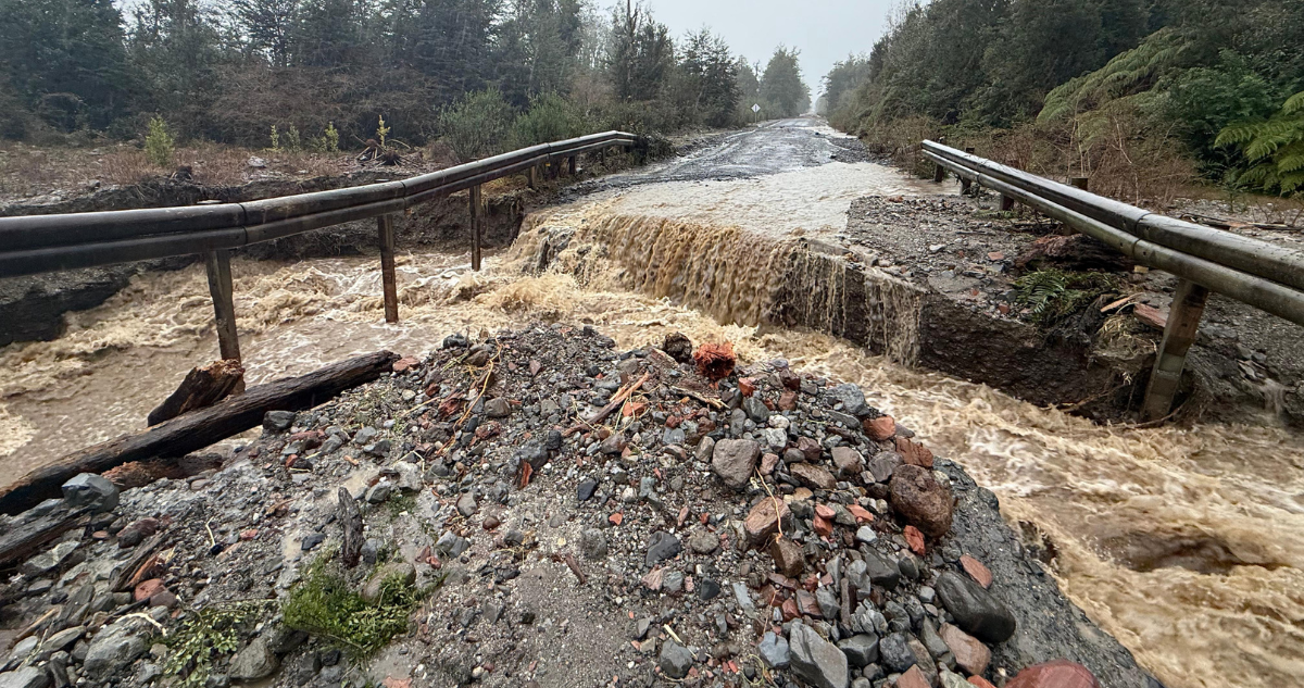 Cortan Carretera Austral entre Caleta Gonzalo y Chaitén por magnitud de las precipitaciones en la zona