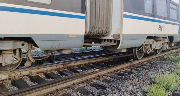 Desperfecto provoca modificación en servicio del tren corto Laja