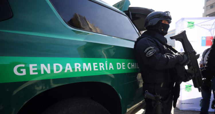 Crisis en Gendarmería ministro Gajardo anuncia 17 medidas para fortalecer seguridad y controlar reos.