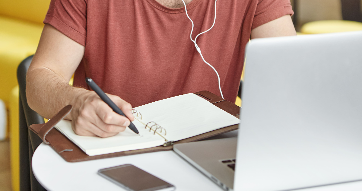 PUCV lanza 31 cursos gratuitos y abiertos a la ciudadanía: revisa cuáles son y cómo acceder