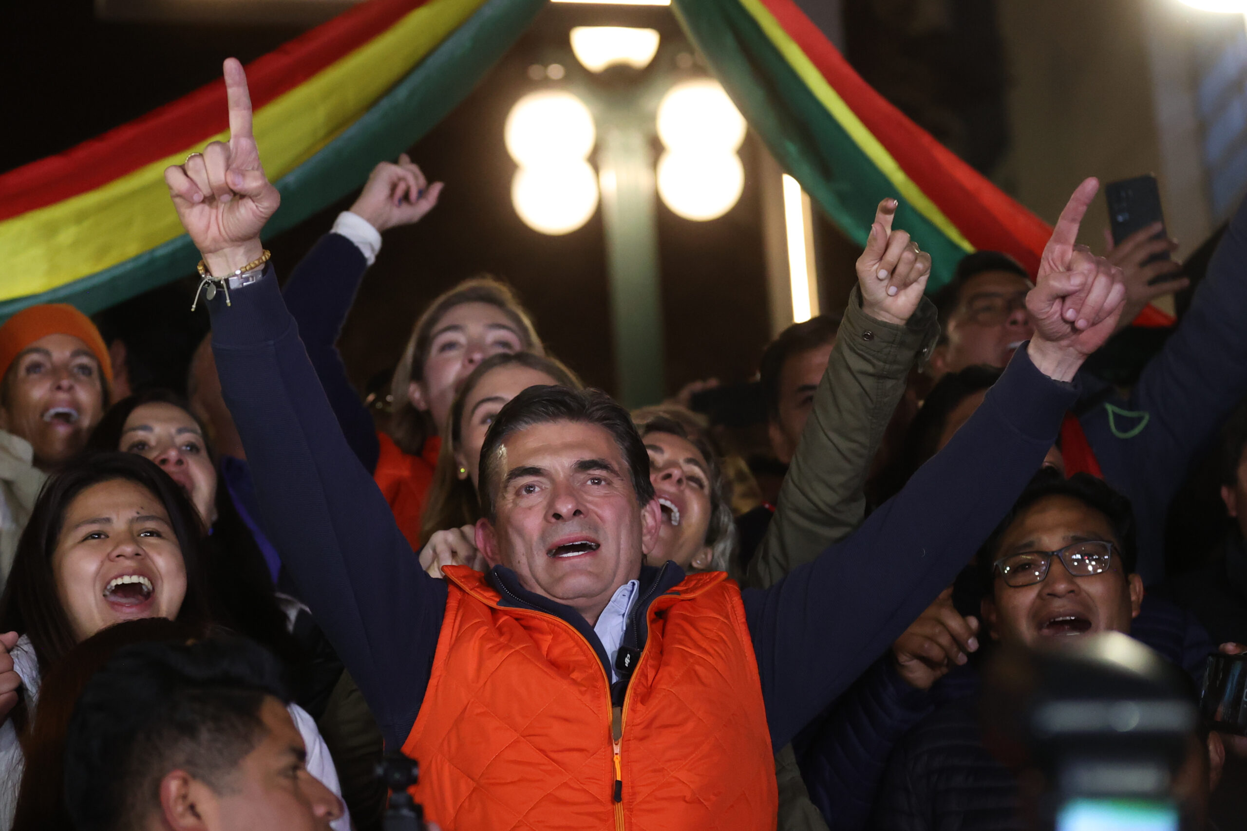 Confirmado: Bolivia tendrá por primera vez una segunda vuelta y el MAS (de Evo y Arce) es aplastado