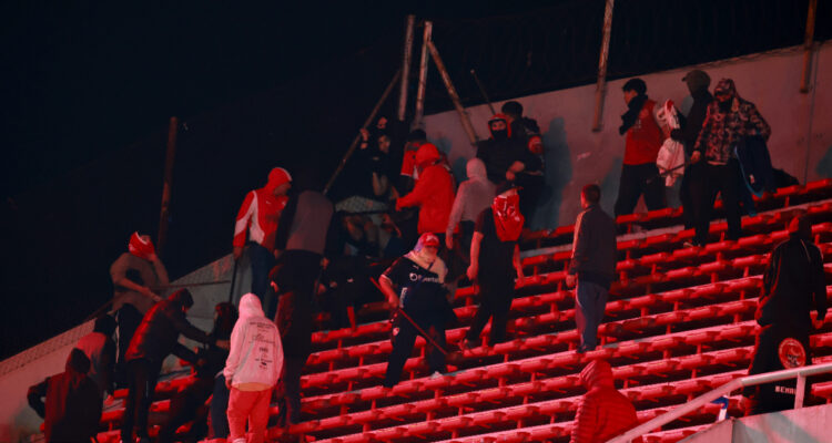 Desastre en Avellaneda durante partido de Independiente y La U por octavos de final vuelta de Copa Sudamericana 2025