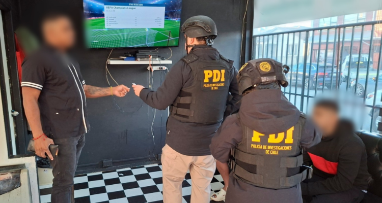 Detectan a 8 extranjeros infractores en masiva fiscalización a barberías de Punta Arenas