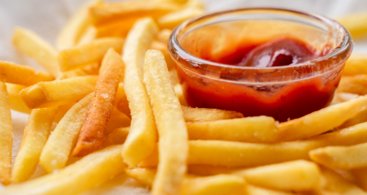 Papas fritas en referencia al día nacional de la papa frita