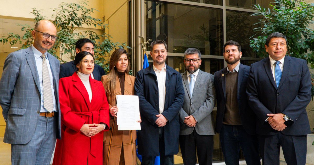 Oficialismo denuncia ante Fiscalía “fake news” en campañas: piden que declaren Matthei y Kast