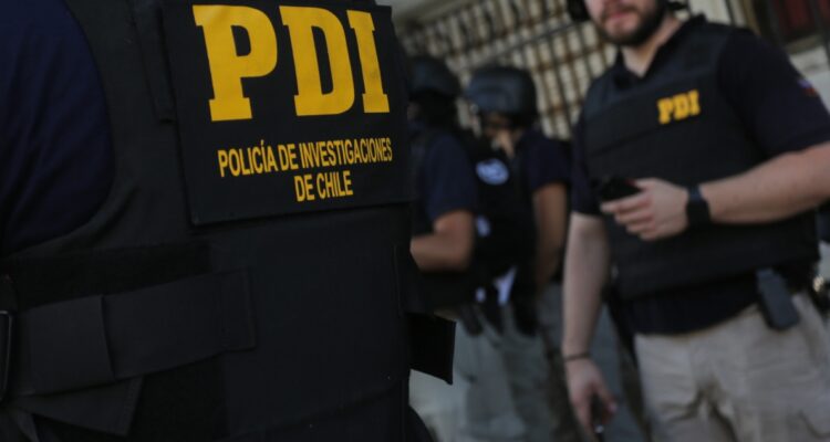 Buscan a individuos que balearon vivienda en Renca: propietaria acusa rencillas con otra familia