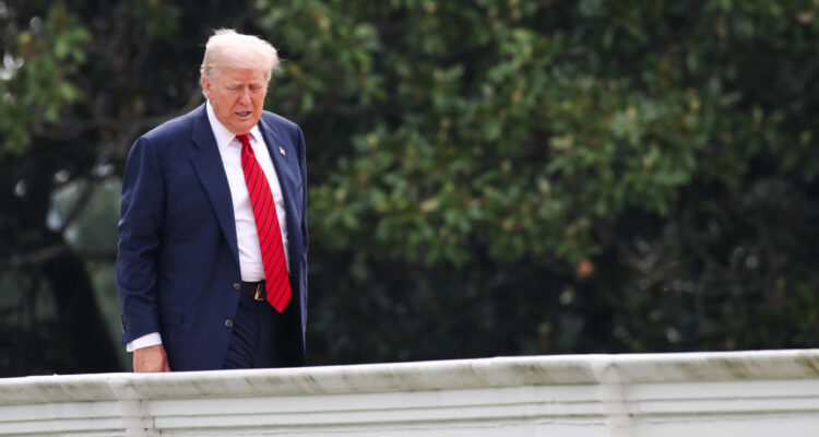 Trump impone nuevo arancel de 25% a la India por la compra de petróleo ruso