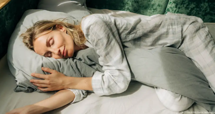 Varios factores pueden causar insomnio, pero existen métodos comprobados y fáciles para conciliar el sueño de forma natural.