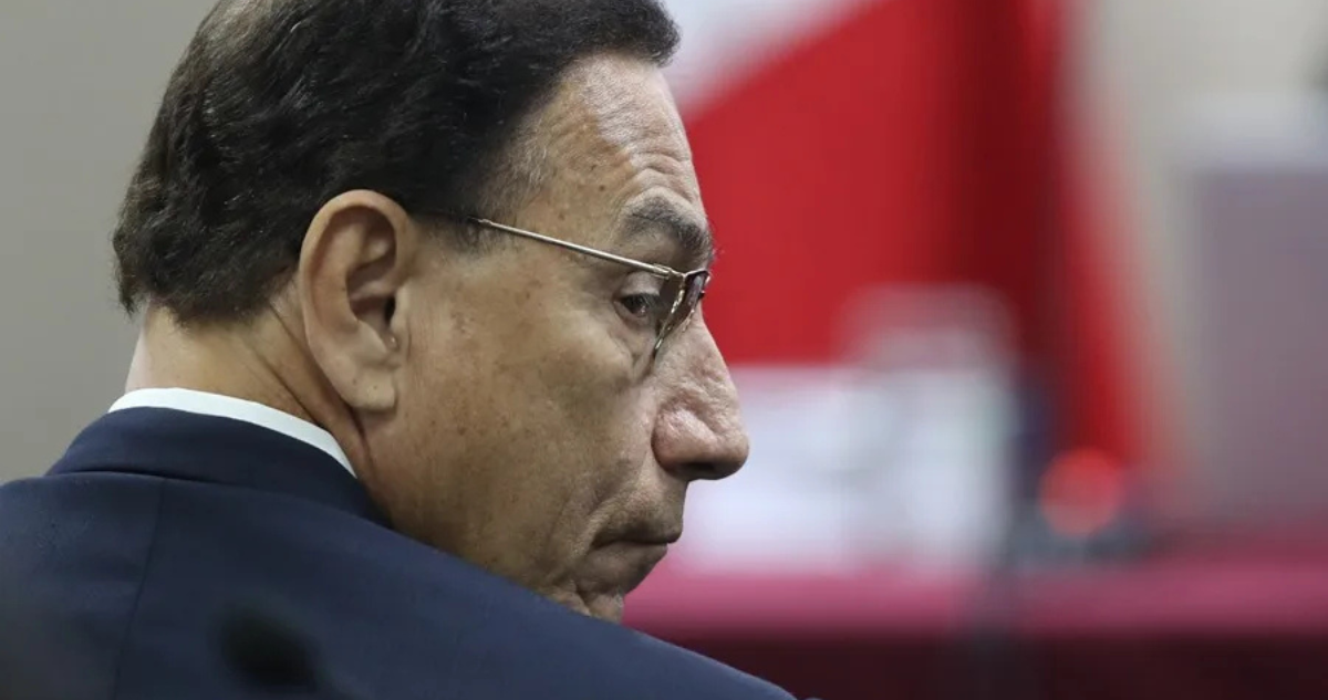 Dictan prisión preventiva para Martín Vizcarra por presuntos sobornos antes de ser presidente de Perú