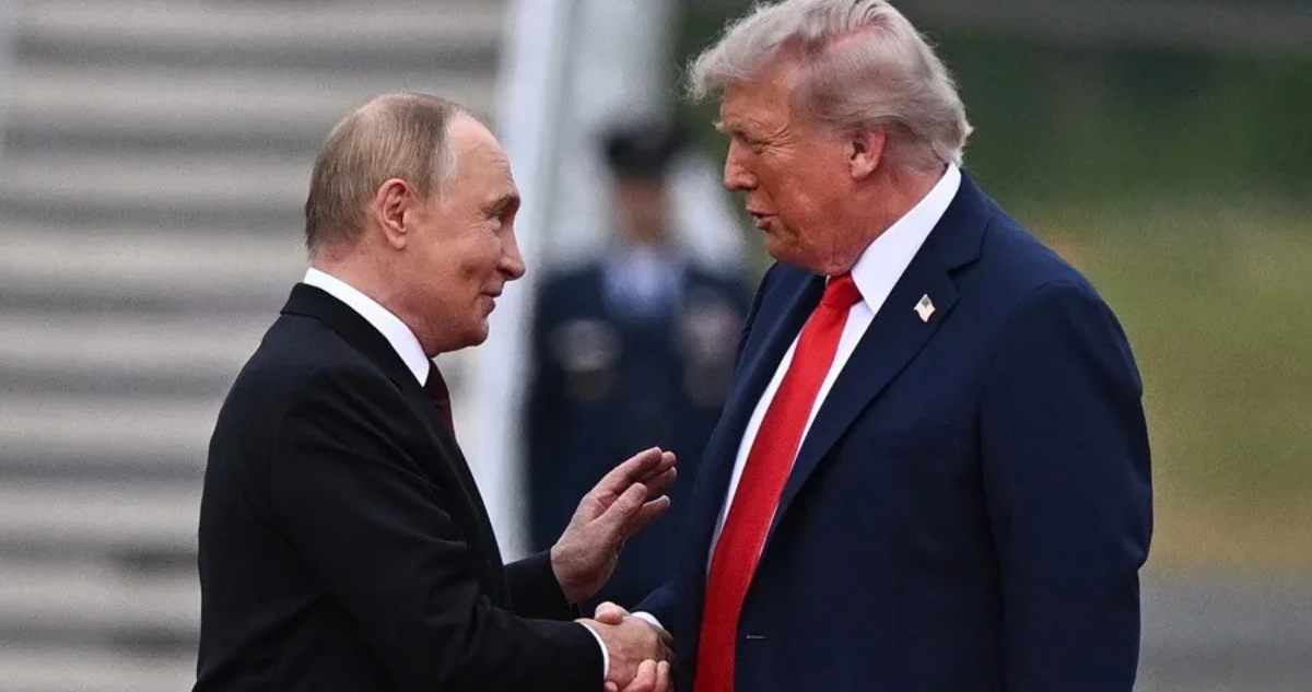 Casa Blanca asegura que Putin prometió a Trump que se reunirá con Zelenski pronto