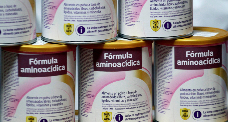 Acusan desabastecimiento de vital fórmula para lactantes con alergia a la proteína de la vaca