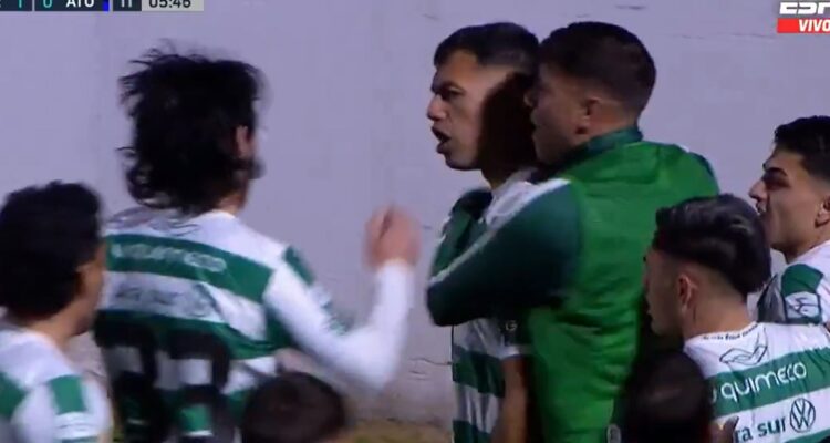 A Iván Morales le ‘robaron’ un golazo en Argentina.