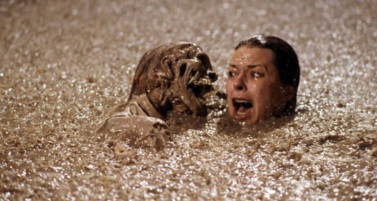 Esqueletos reales usados en Poltergeist