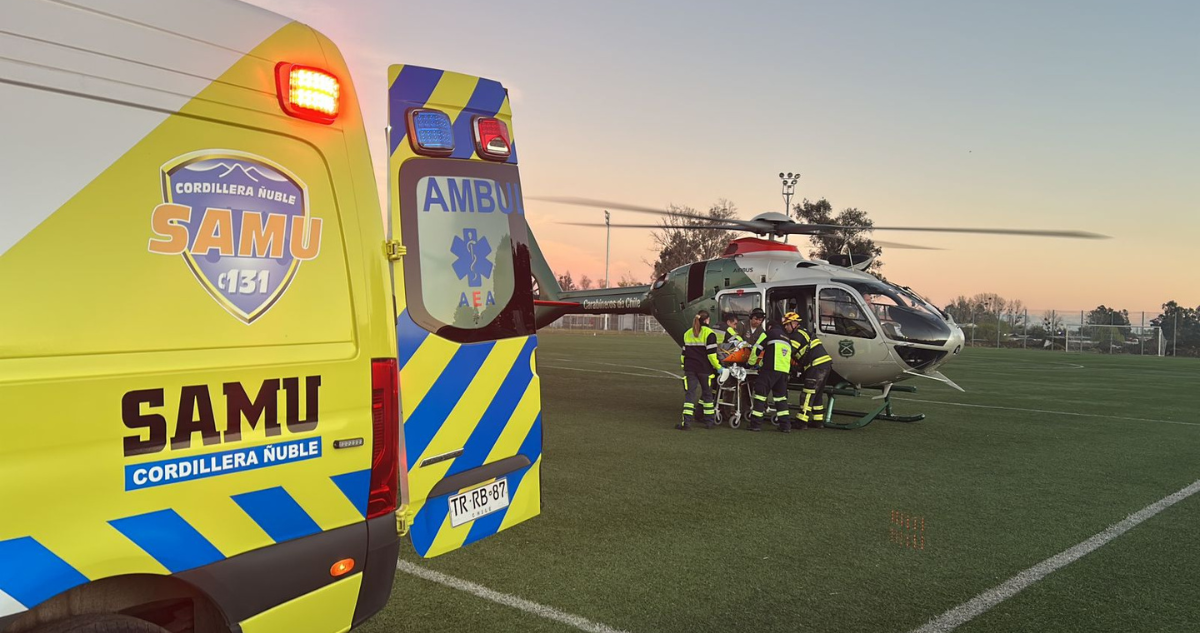 Exitoso rescate aéreo de arriero que cayó a risco en San Fabián, en la región de Ñuble.