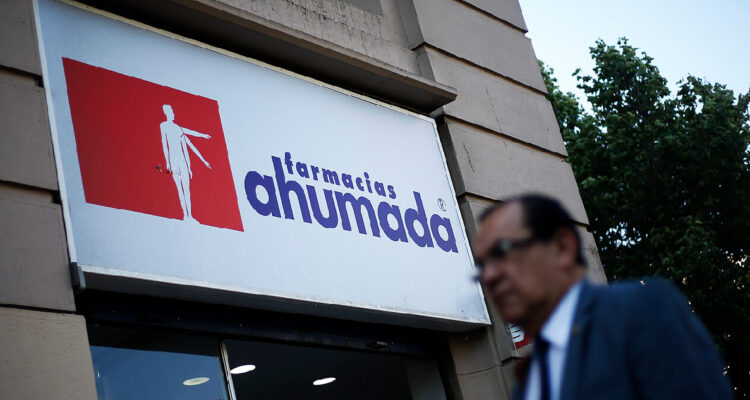 Acuerdo con Sernac: Ahumada compensará a casi 34 mil personas a 17 años de colusión de las farmacias
