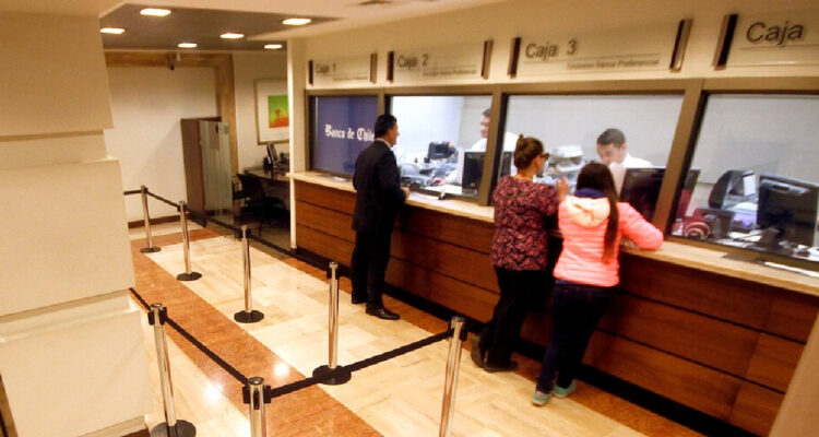 Trabajadores bancarios amenazan con paro nacional si no se restablece feriado del 31 de diciembre