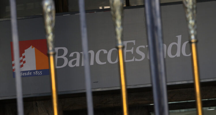 Trabajadores critican fin del feriado bancario y acusan vulneración de “derecho histórico”