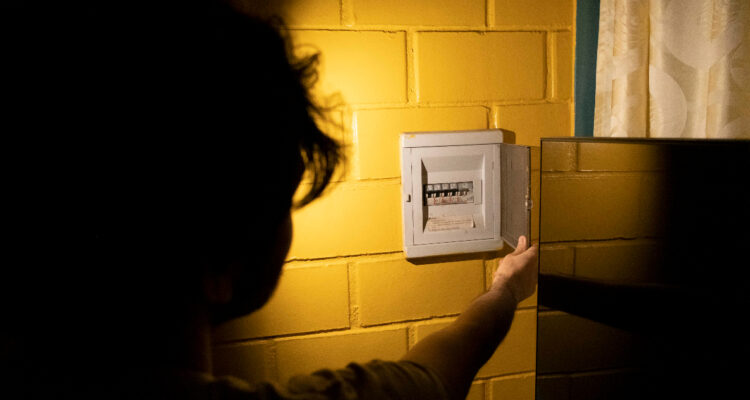 Ocho empresas y el Coordinador Eléctrico Nacional arriesgan millonarias multas por apagón de febrero