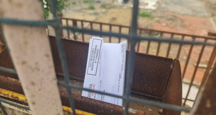 Valparaíso: Chilquinta continúa cobrando servicio eléctrico a familias damnificadas por megaincendio