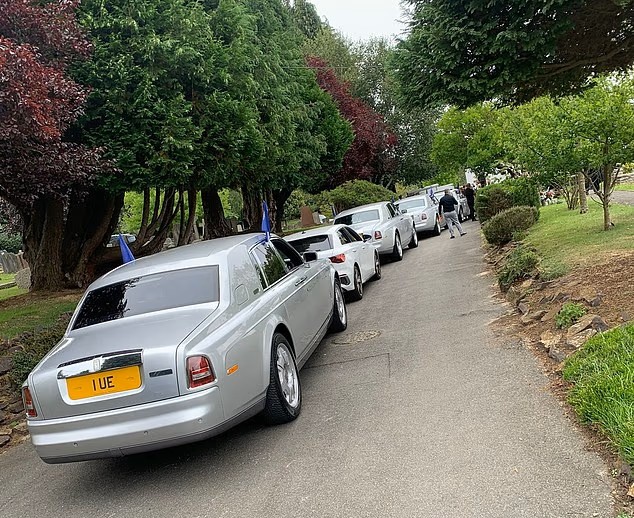 Ataúd de oro y caravana de Rolls-Royce: el ostentoso funeral que tuvo empresario gitano en Reino Unido