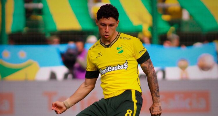César Pérez marcó golazo para Defensa y Justicia en la Liga de Argentina
