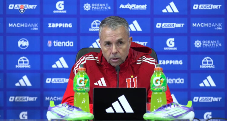 Gustavo Álvarez en conferencia de La U