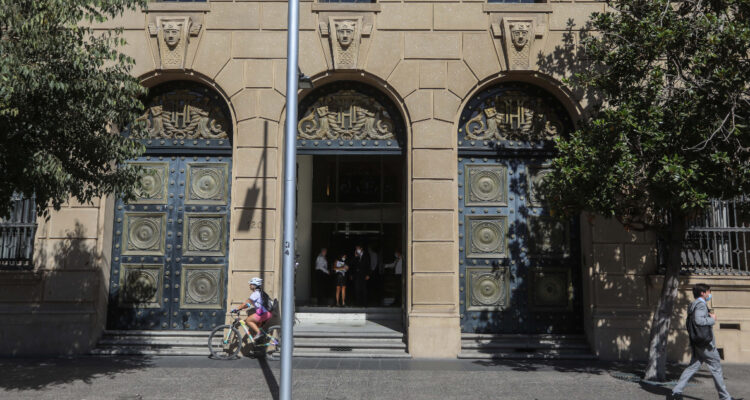 Gobierno difunde proyecciones económicas para elaborar y defender lo que será el Presupuesto para 2026