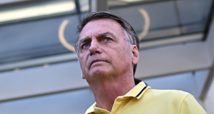 A días de su veredicto por golpismo: hijo de Bolsonaro asegura que el expresidente “no quiere comer”