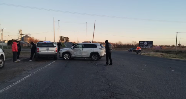 Dos hinchas de La U sufren accidente en Argentina tras ser liberados por incidentes en Avellaneda