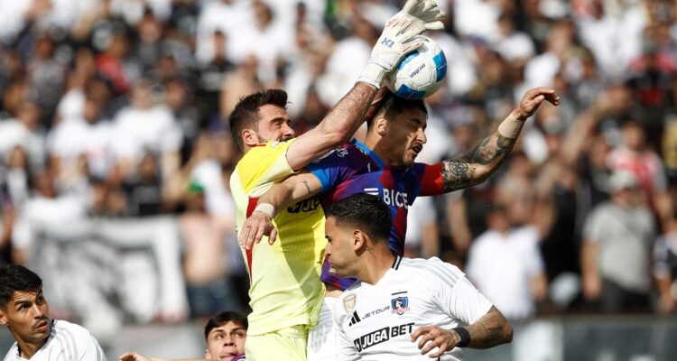 Fernando de Paul fue destrozado por hinchas de Colo Colo.
