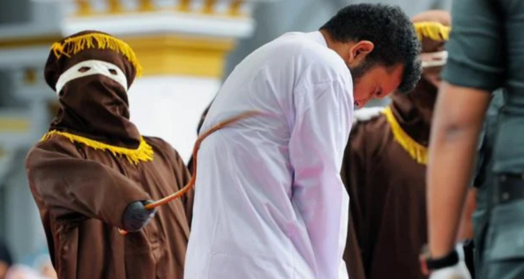 Hombres reciben 80 azotes por tener relación