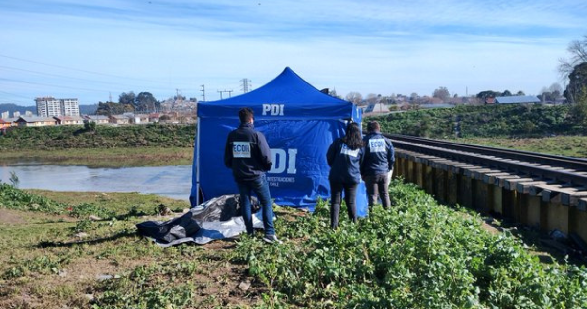 Personal de la PDI en sitio del suceso de homicidio en Villa San Francisco de Concepción