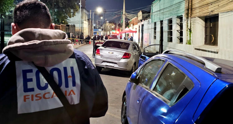 Homicidio en Recoleta: hombre muere de un disparo en la cabeza al interior de automóvil