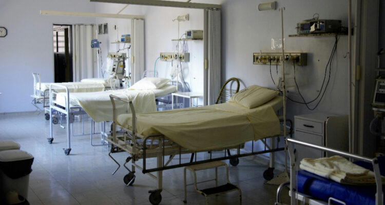 Dijo que estaba “ojeada”: muere niña en Panamá cuyo padre se negó a hospitalizarla y llamó a curandero