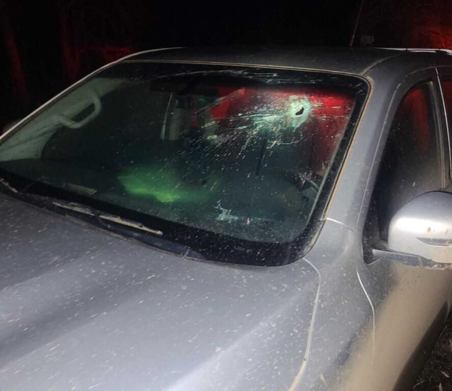 Vehículo baleado en Victoria