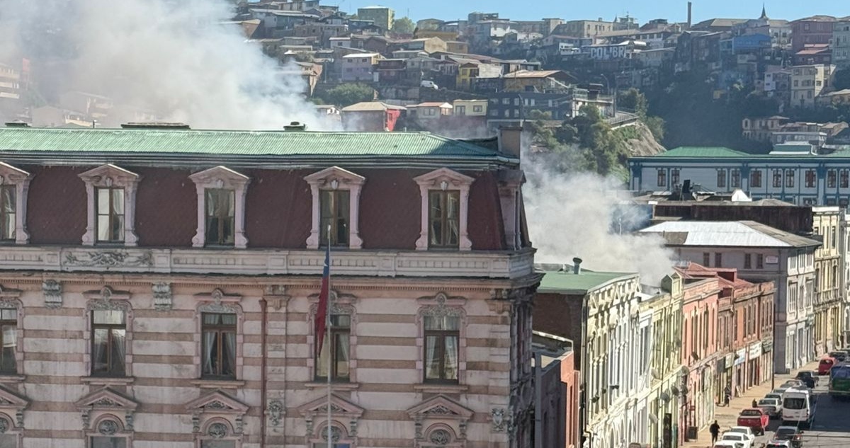 Incendio en vivienda de Barrio Puerto de Valparaíso