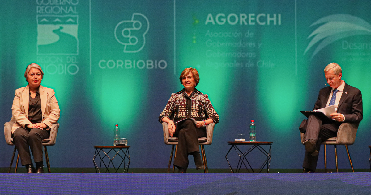 Interrupciones y recriminaciones marcaron encuentro entre Kast, Jara y Matthei en el Bío Bío