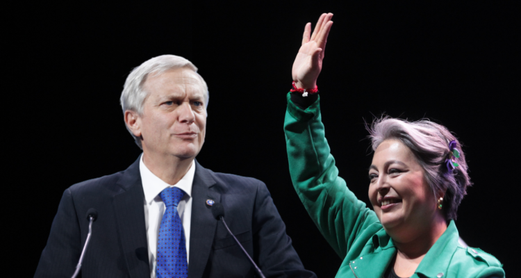 El eje vertical en estas elecciones presidenciales entre Jara y Kast, columna de Alberto Mayol