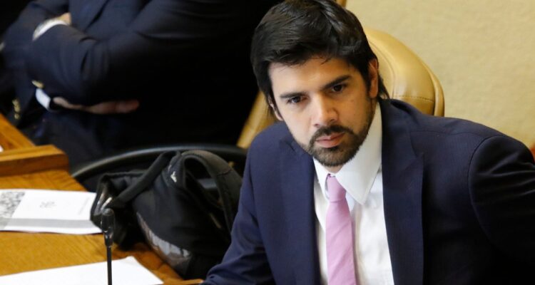 Fijan fecha de audiencia para revisar solicitud de desafuero de diputado Joaquín Lavín
