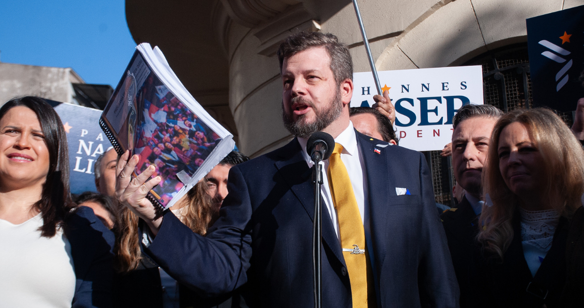 Kaiser tras inscribir candidatura: “¿Cómo se supone que gobierne el presidente si no es por decreto?”