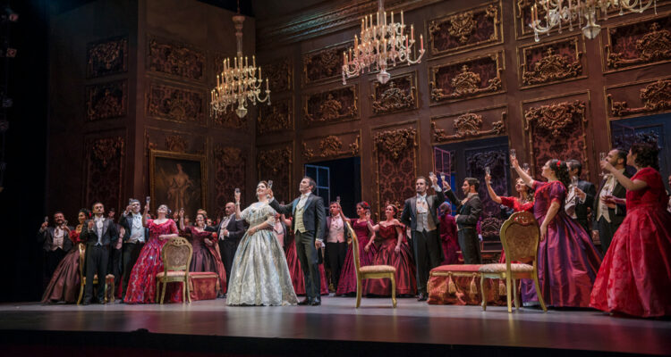 Agotan entradas para ópera La traviata: conoce las próximas funciones del Teatro Municipal de Santiago