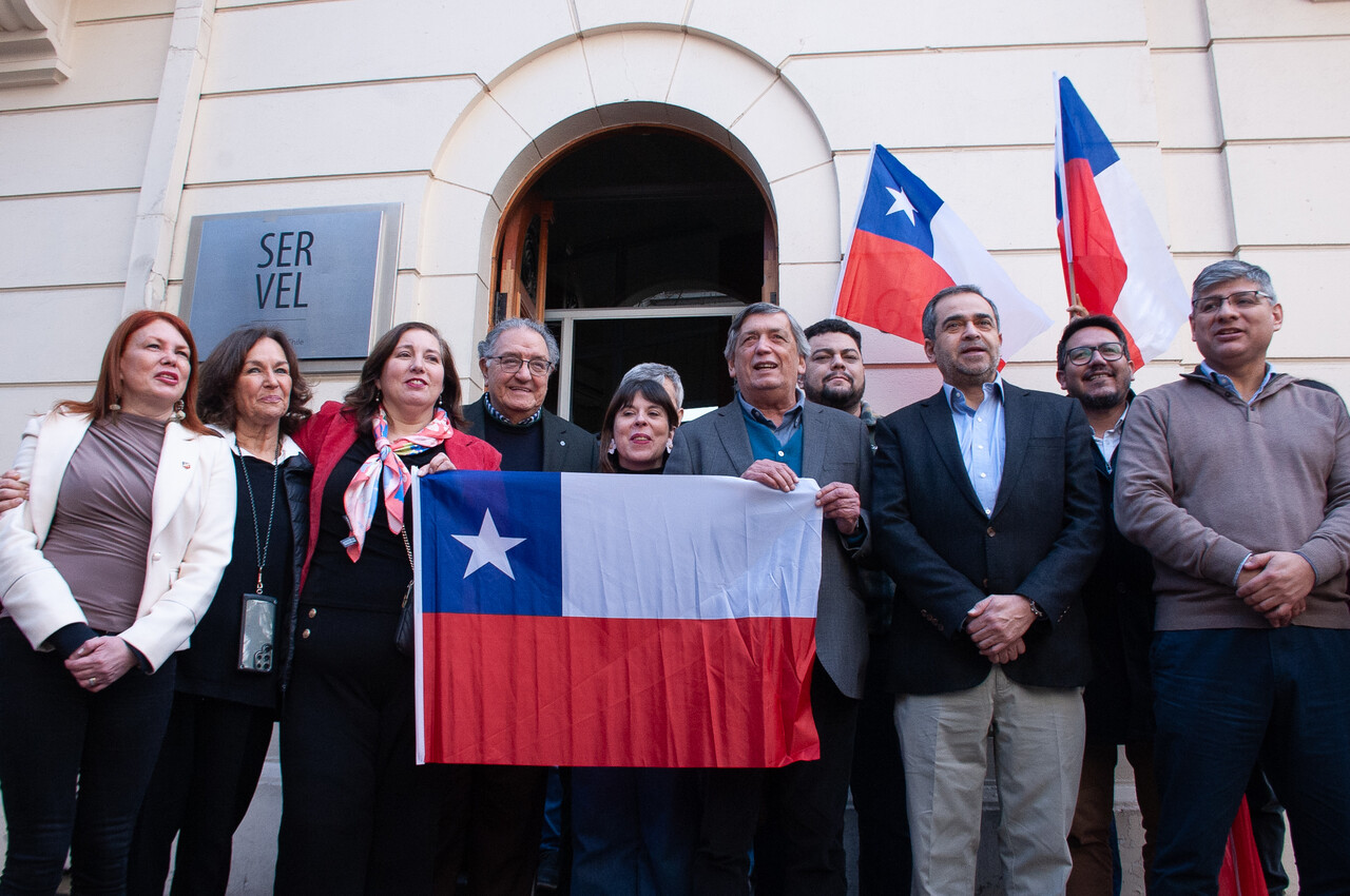 La mañana de este sábado, los partidos del oficialismo y la DC acudieron al Servel para registrar la lista única “Unidad por Chile”.