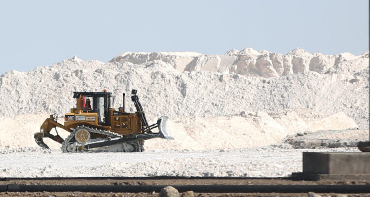 ¿De competir a aliarse? Candidato boliviano pide unión con Chile y Argentina y ser “potencia de litio”