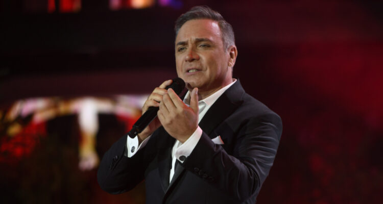 Luis Jara inicia gira por 40 años de “Ámame”: relanza primeros discos en Spotify